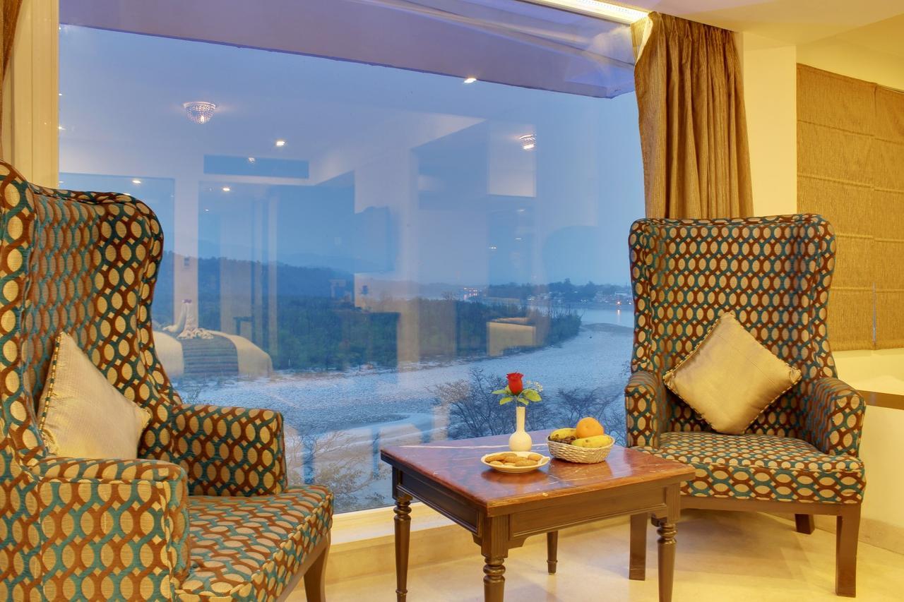 Ellbee Ganga View Hotel ริชิเคช ภายนอก รูปภาพ