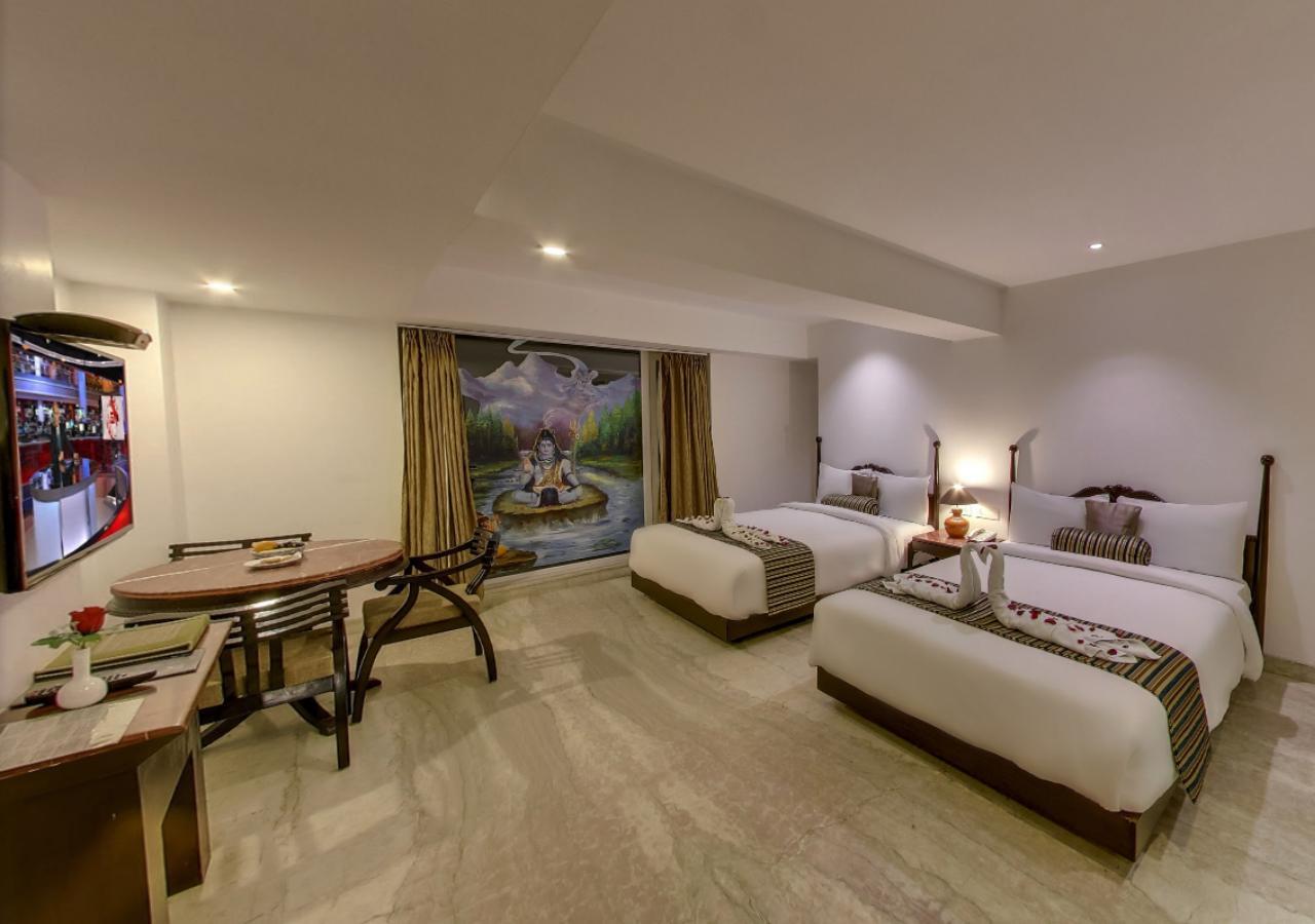 Ellbee Ganga View Hotel ริชิเคช ภายนอก รูปภาพ