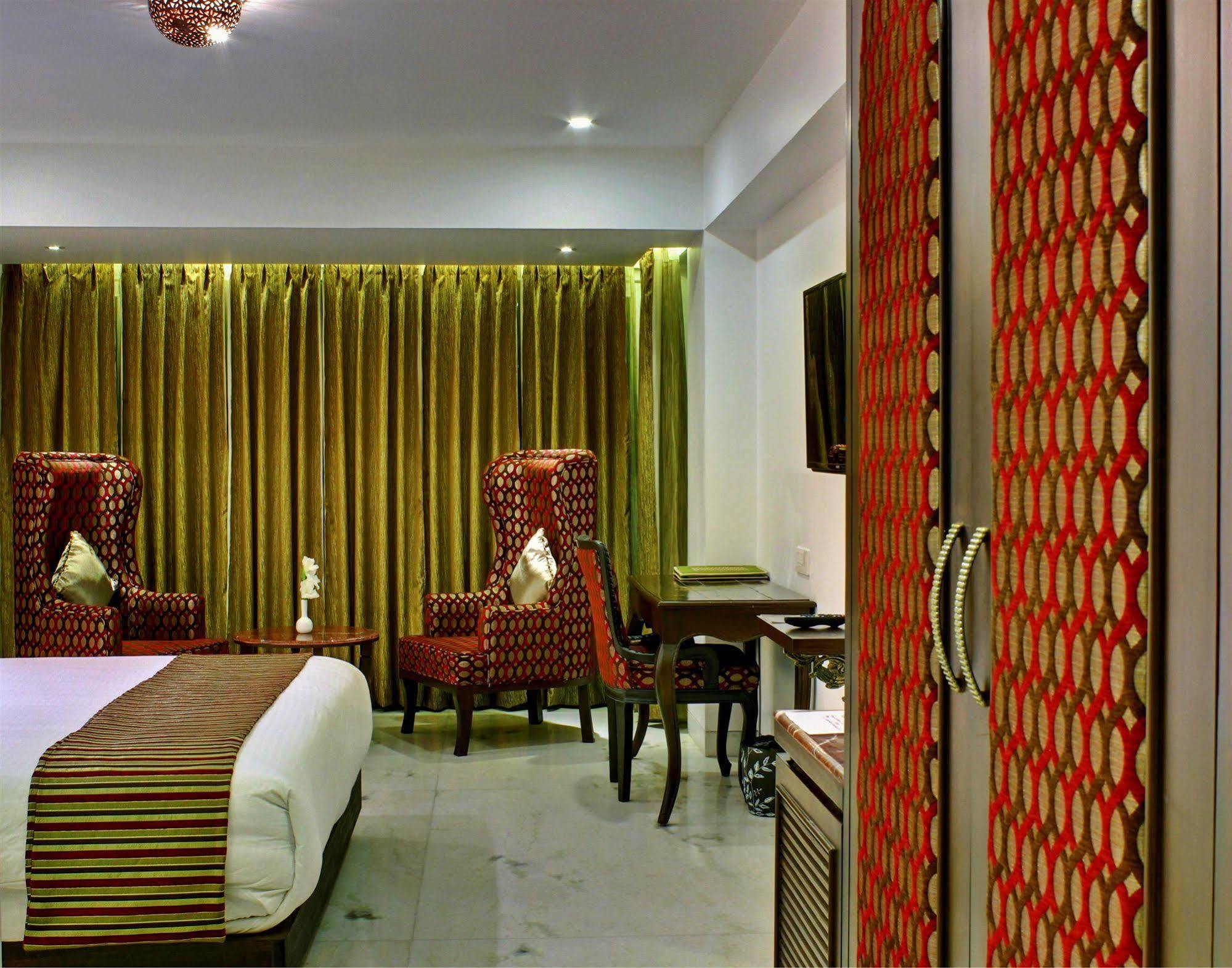 Ellbee Ganga View Hotel ริชิเคช ภายนอก รูปภาพ